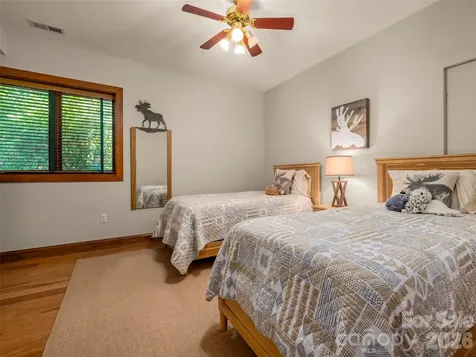 2 Meadow Ridge Lane Hendersonville NC 28739