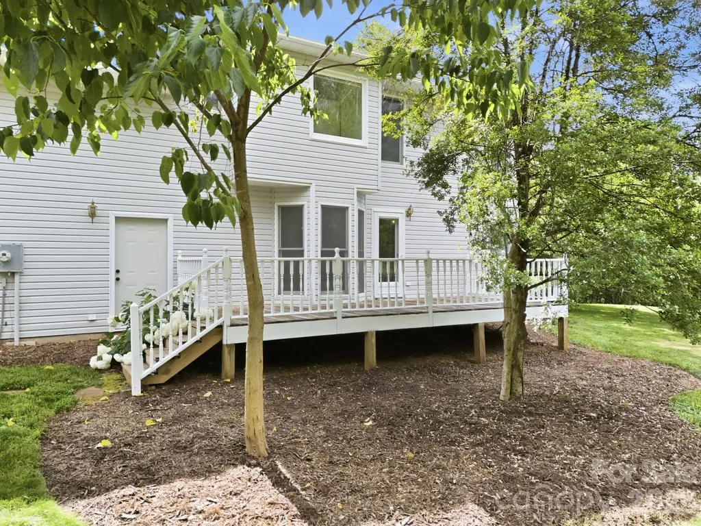 1091 Windswept Ridge Road Marshall NC 28753
