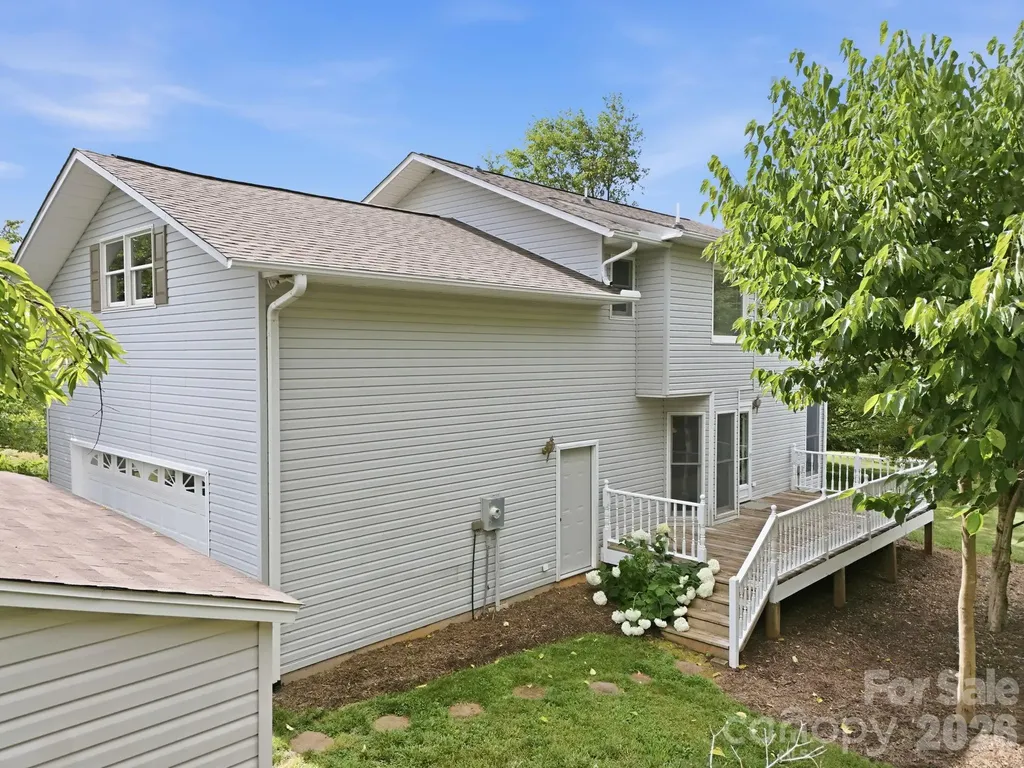 1091 Windswept Ridge Road Marshall NC 28753