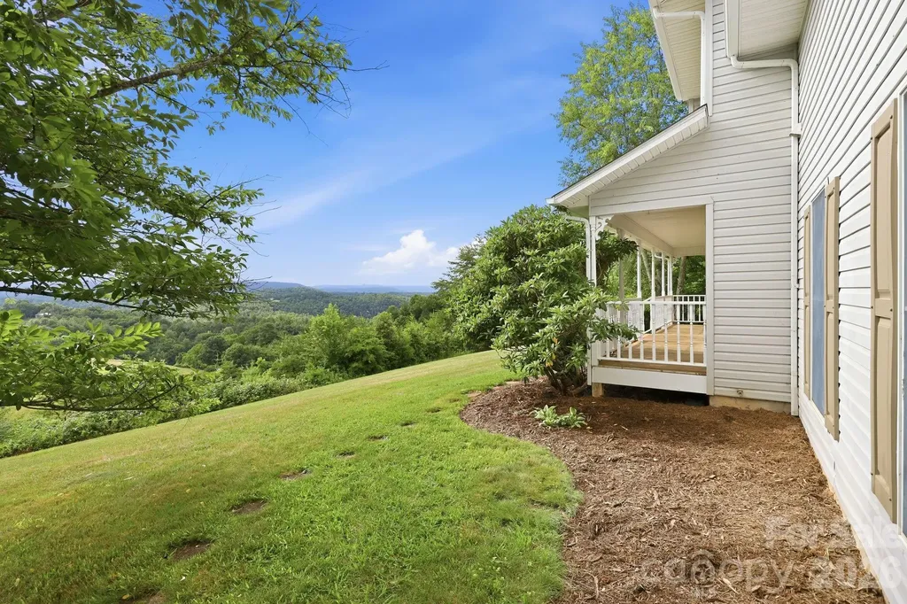 1091 Windswept Ridge Road Marshall NC 28753