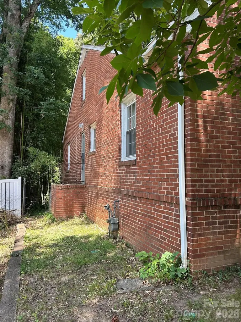 1920 Wood Dale Terrace Charlotte NC 28203