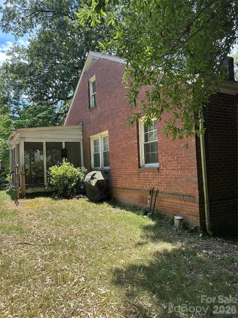 1920 Wood Dale Terrace Charlotte NC 28203