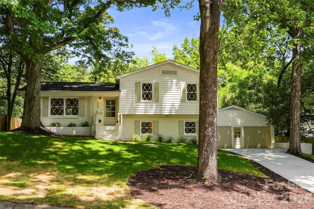 7008 Brynhurst Drive Charlotte NC 28210