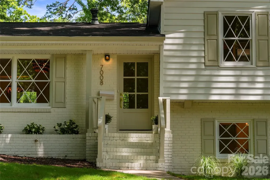 7008 Brynhurst Drive Charlotte NC 28210
