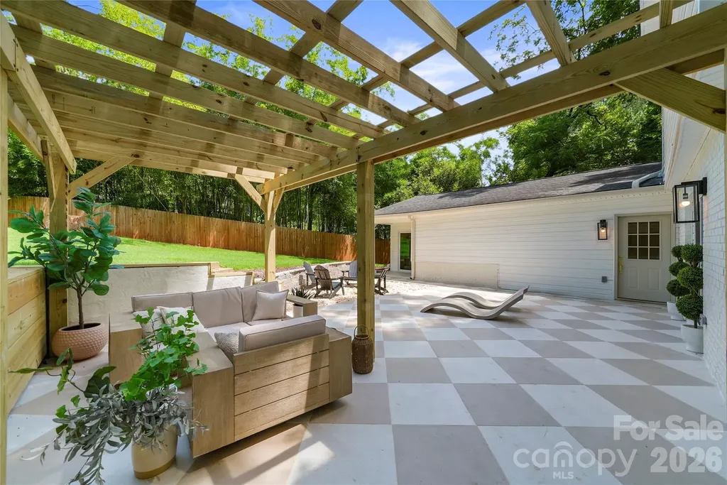 7008 Brynhurst Drive Charlotte NC 28210