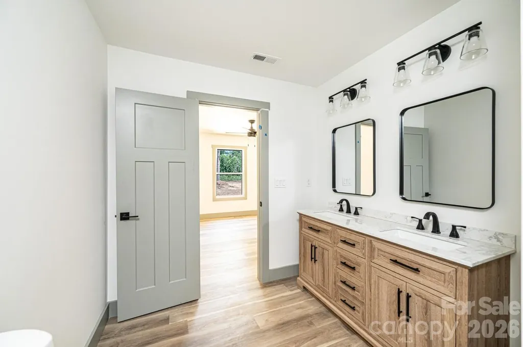 2033 Bailey Drive Hickory NC 28601