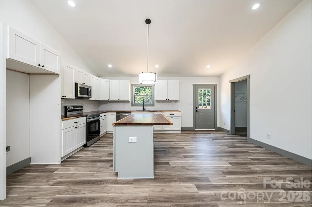 2033 Bailey Drive Hickory NC 28601