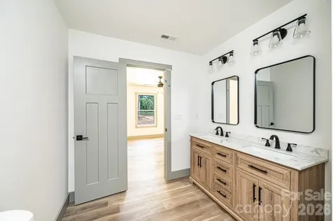 2033 Bailey Drive Hickory NC 28601