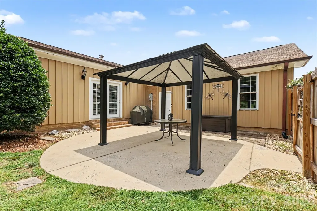 114 Carderock Court Charlotte NC 28214