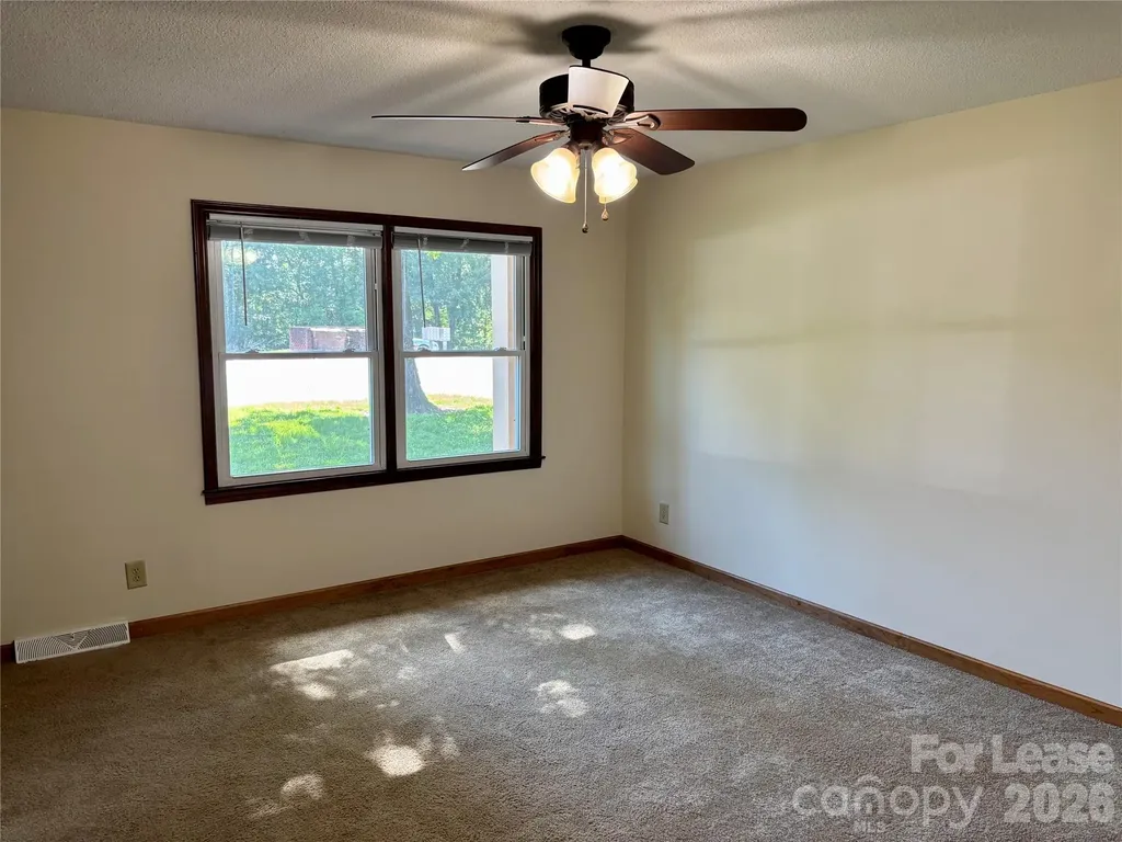 128 Hillcrest Drive Lincolnton NC 28092