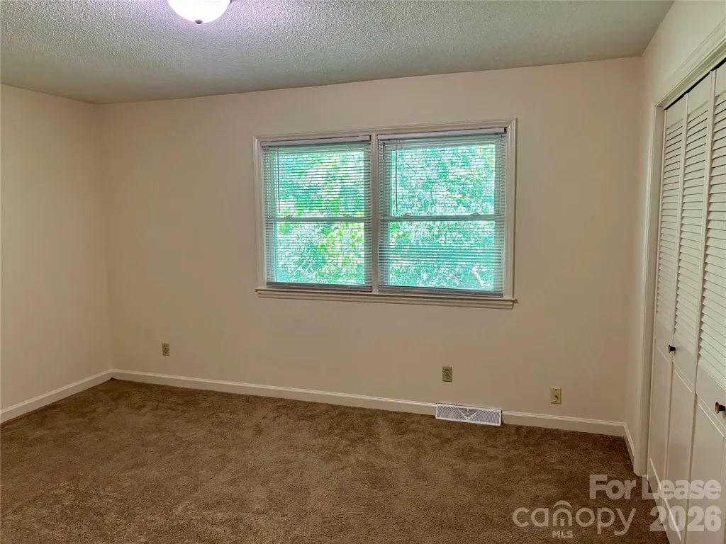 128 Hillcrest Drive Lincolnton NC 28092