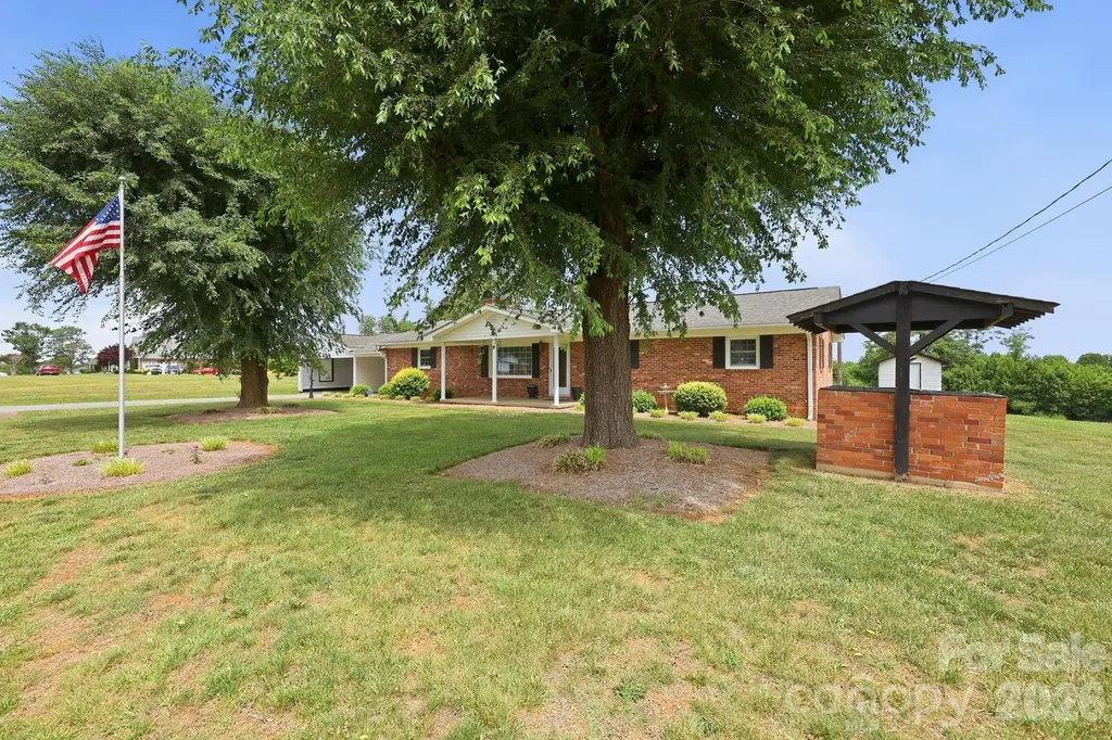 1913 Nebo Road Boonville NC 27011