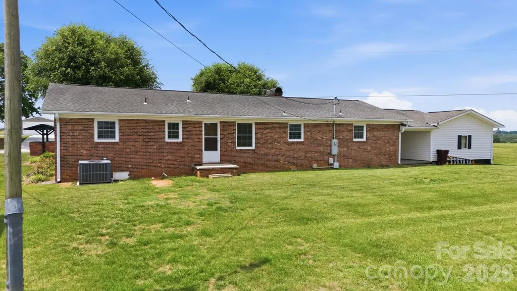 1913 Nebo Road Boonville NC 27011