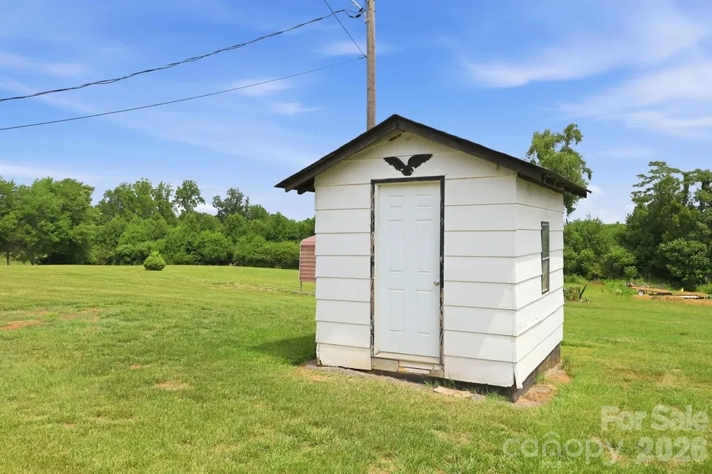 1913 Nebo Road Boonville NC 27011