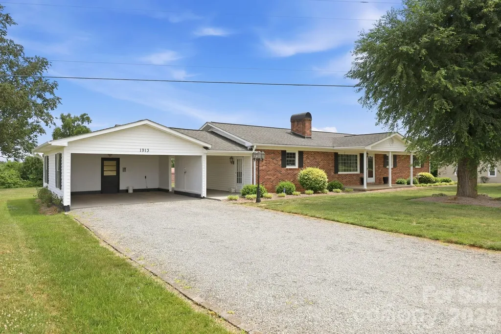1913 Nebo Road Boonville NC 27011