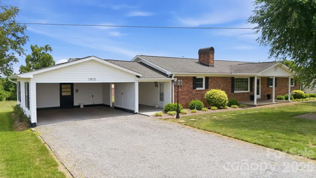 1913 Nebo Road Boonville NC 27011