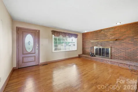 1913 Nebo Road Boonville NC 27011