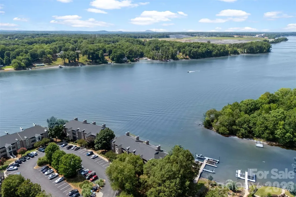 9808 Emerald Point Drive Charlotte NC 28278