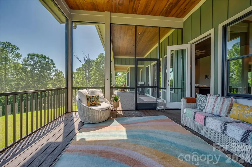 398 Mapleton Lane Columbus NC 28722