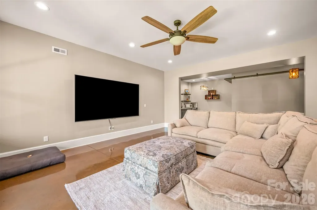 398 Mapleton Lane Columbus NC 28722