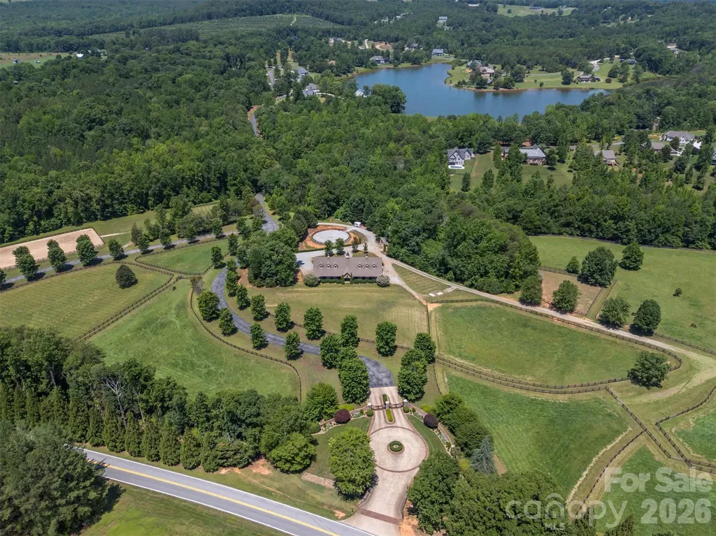 398 Mapleton Lane Columbus NC 28722
