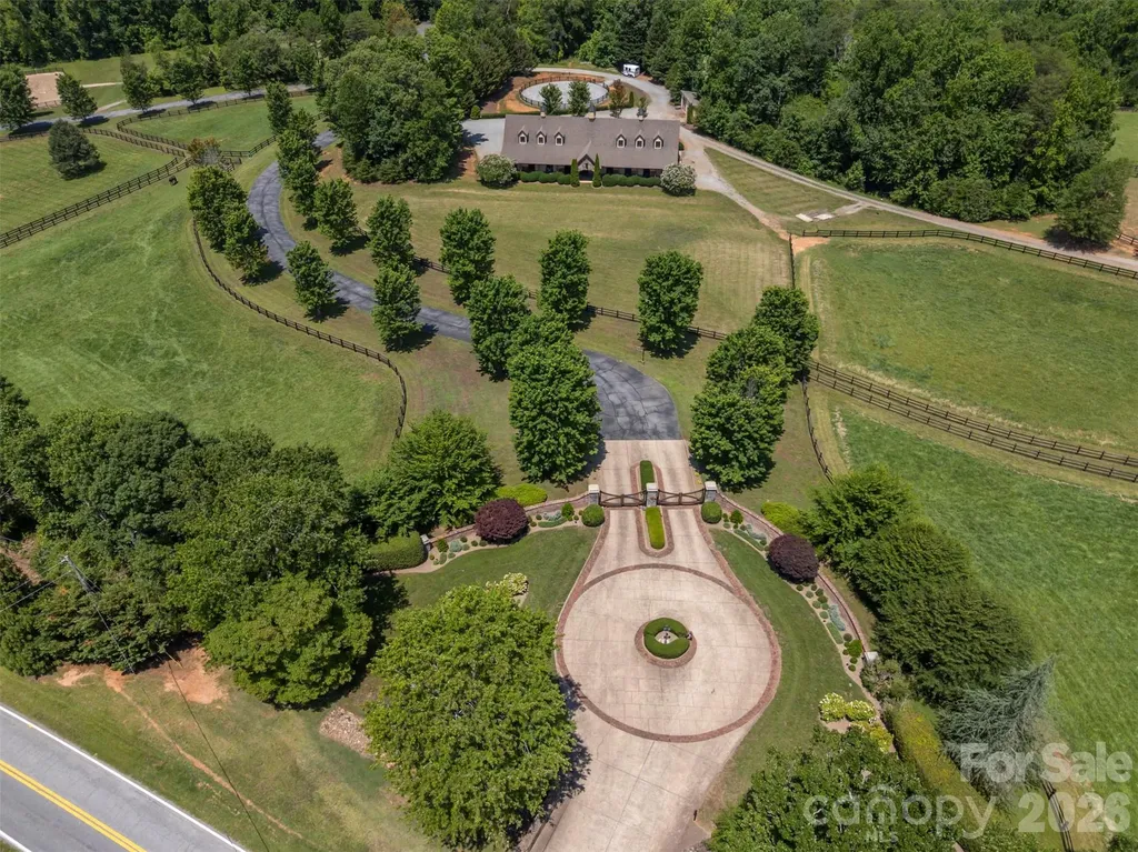 398 Mapleton Lane Columbus NC 28722