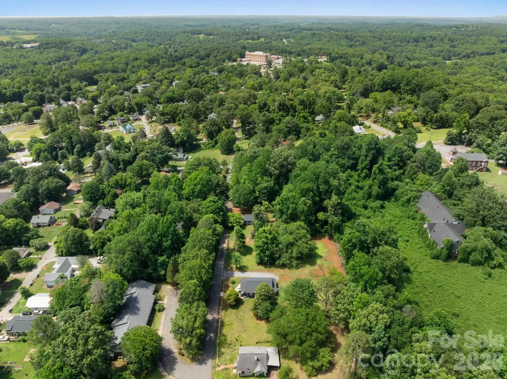147 N Hillside Street Rutherfordton NC 28139