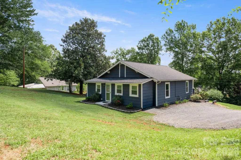 147 N Hillside Street Rutherfordton NC 28139