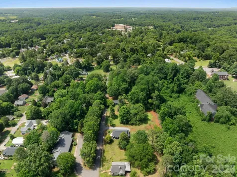 147 N Hillside Street Rutherfordton NC 28139