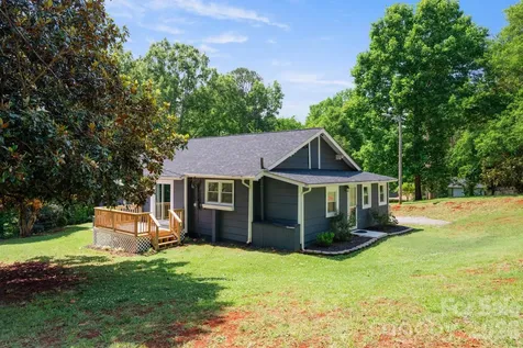 147 N Hillside Street Rutherfordton NC 28139