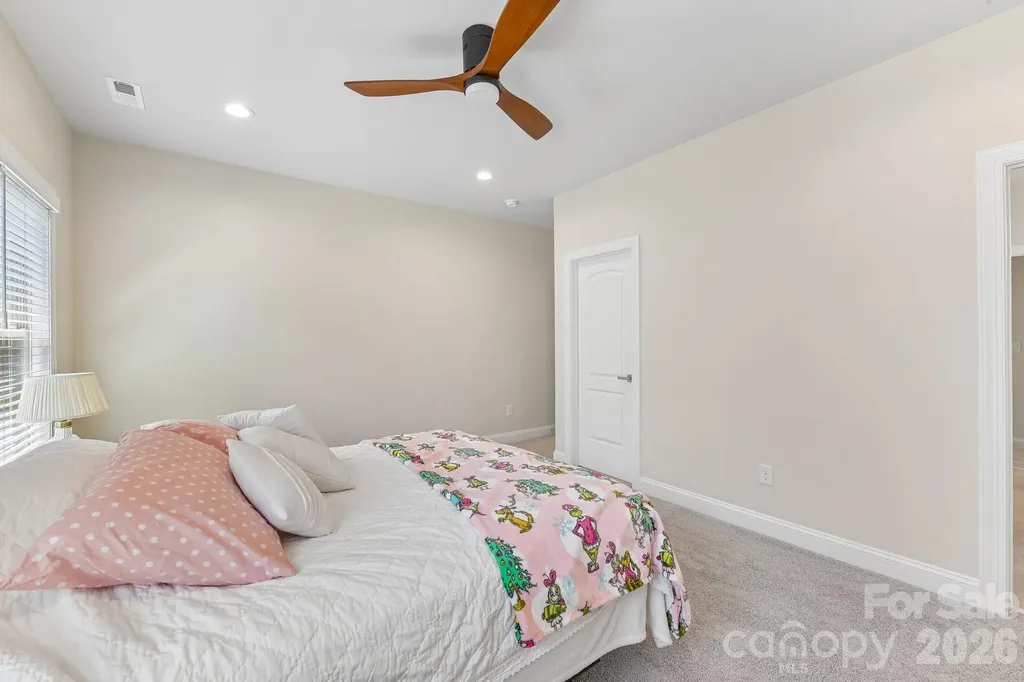 9833 Ardley Park Way Charlotte NC 28227