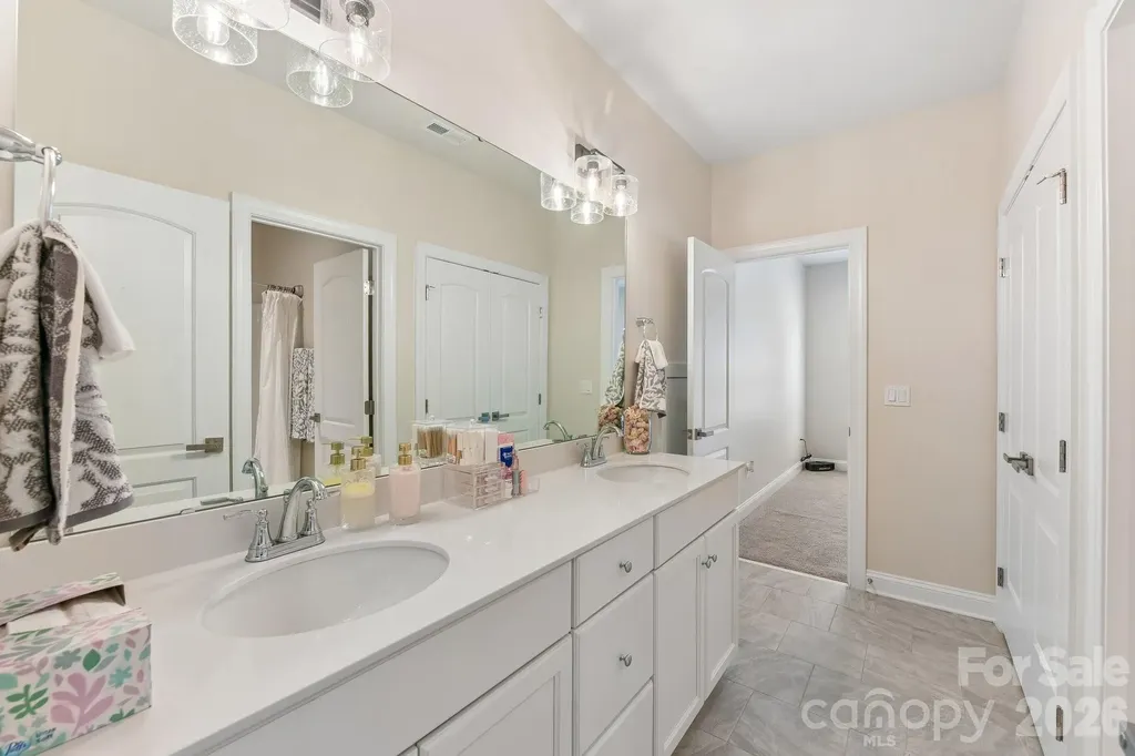 9833 Ardley Park Way Charlotte NC 28227