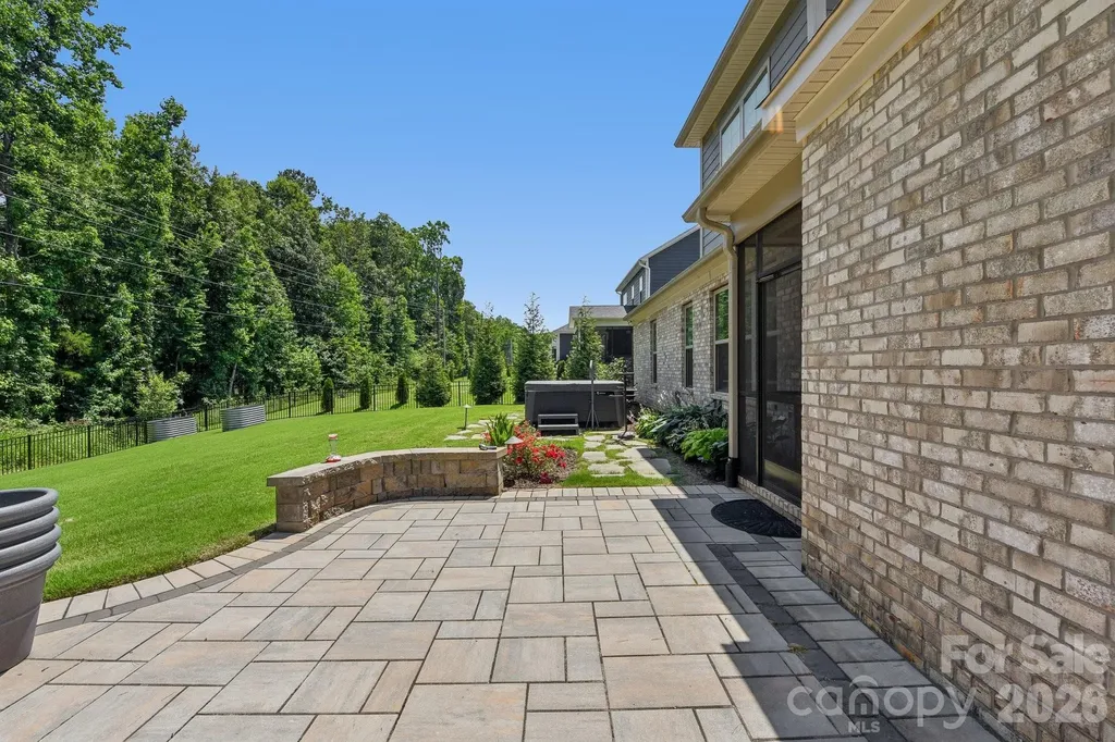 9833 Ardley Park Way Charlotte NC 28227