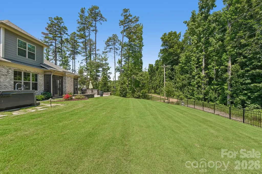 9833 Ardley Park Way Charlotte NC 28227