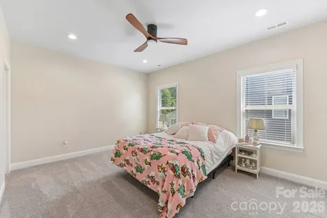 9833 Ardley Park Way Charlotte NC 28227