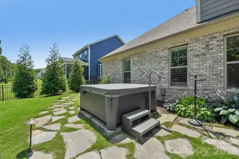 9833 Ardley Park Way Charlotte NC 28227