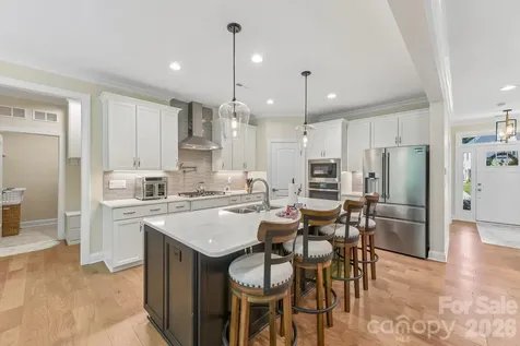 9833 Ardley Park Way Charlotte NC 28227