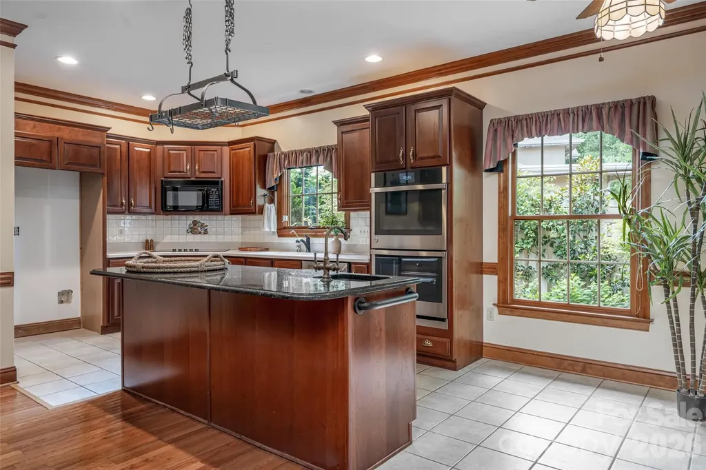 23 Boddington Court Asheville NC 28803