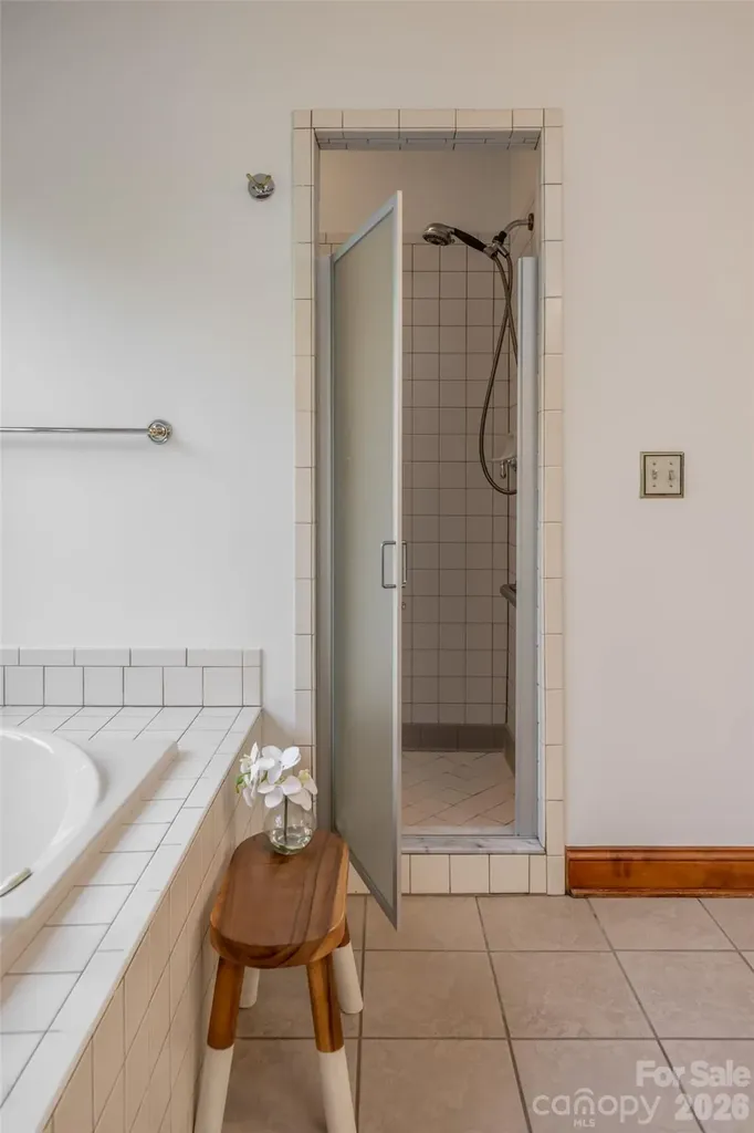 23 Boddington Court Asheville NC 28803