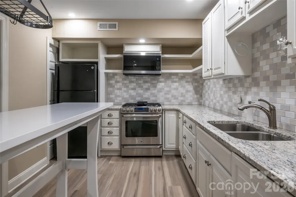 23 Boddington Court Asheville NC 28803
