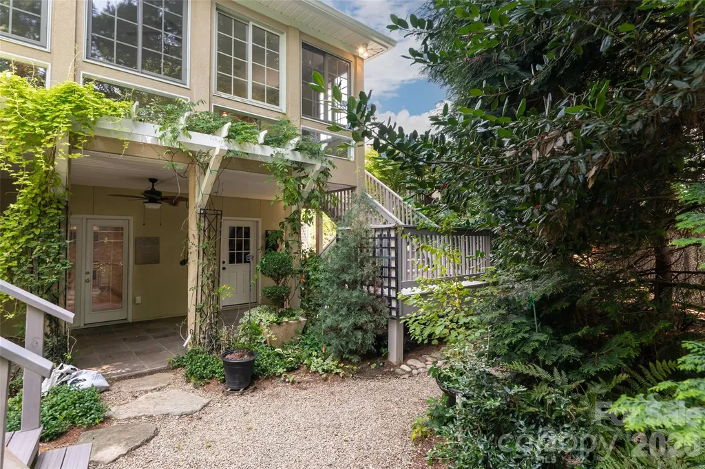 23 Boddington Court Asheville NC 28803