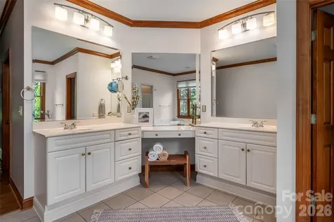 23 Boddington Court Asheville NC 28803