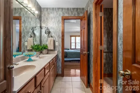 23 Boddington Court Asheville NC 28803