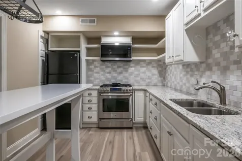 23 Boddington Court Asheville NC 28803