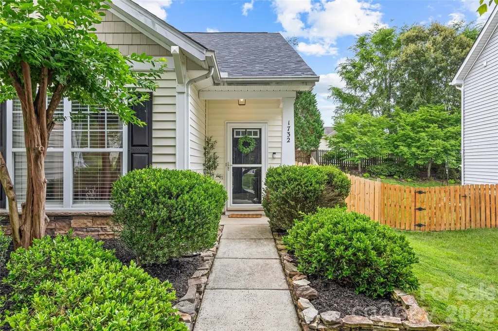 1732 Crabapple Tree Lane Charlotte NC 28214