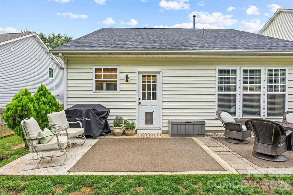 1732 Crabapple Tree Lane Charlotte NC 28214