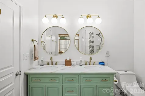 1732 Crabapple Tree Lane Charlotte NC 28214
