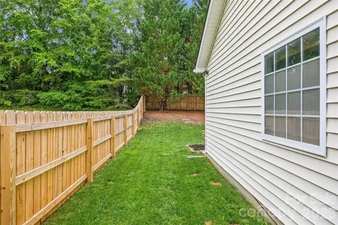 1732 Crabapple Tree Lane Charlotte NC 28214