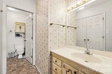 121 Carriage House Drive Kannapolis NC 28081