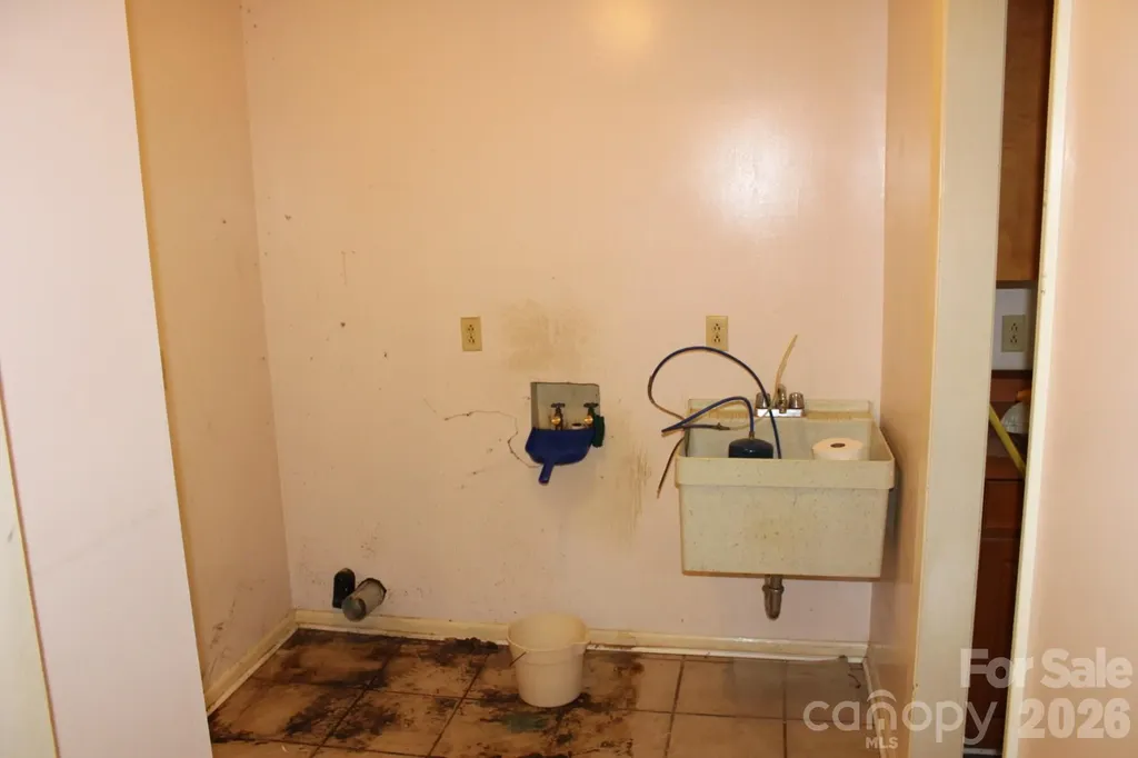 30 Oak Lane Columbus NC 28722